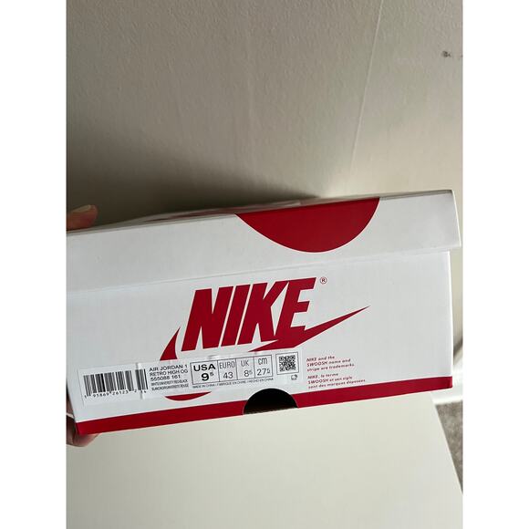 Nike Air Jordan 1 Retro High OG Heritage